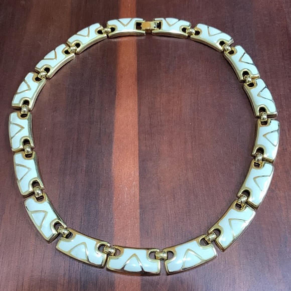 Gold tone beige necklace - Picture 1 of 3